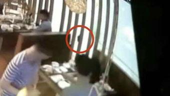 缅甸摸头视频吃瓜,吃瓜群众围观神秘事件