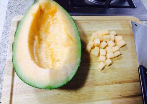 吃哈密瓜涨了半斤