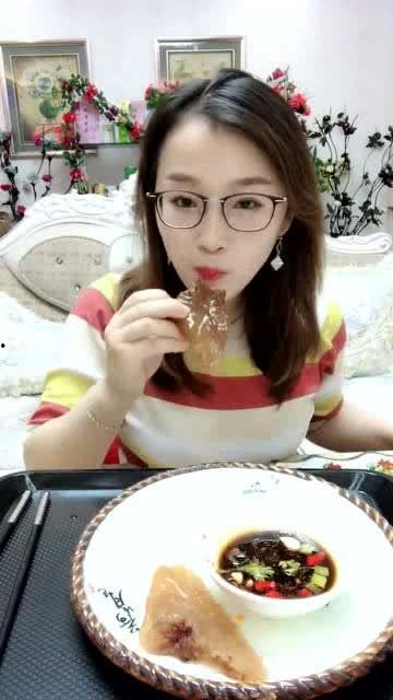 学院女神吃瓜事件,揭秘学院风云背后的真相  第3张