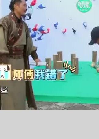 吃瓜群众打人群殴,一场混乱的街头冲突  第3张