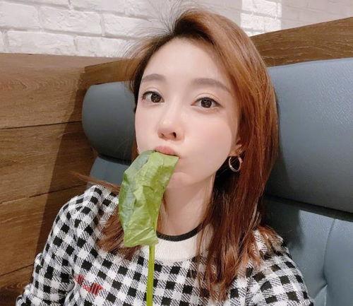 发型与吃瓜,时尚与休闲的完美融合  第3张