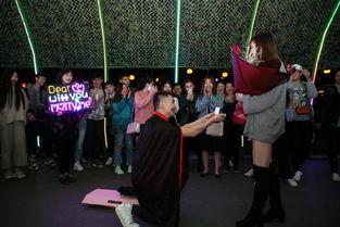 吃瓜群众 求婚,一场别开生面的求婚大作战  第2张