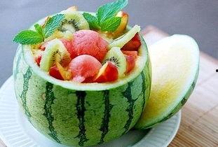 吃瓜的小木匠,揭秘民间匠人的趣味生活  第2张