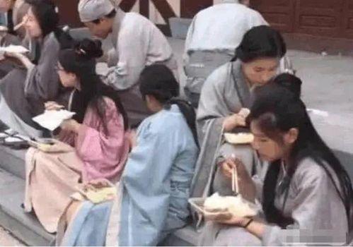 横店吃瓜视频,揭秘影视基地里的幕后故事  第3张