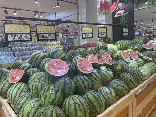 吃瓜专区社区,揭秘娱乐圈幕后故事，带你领略明星们的真实生活  第3张